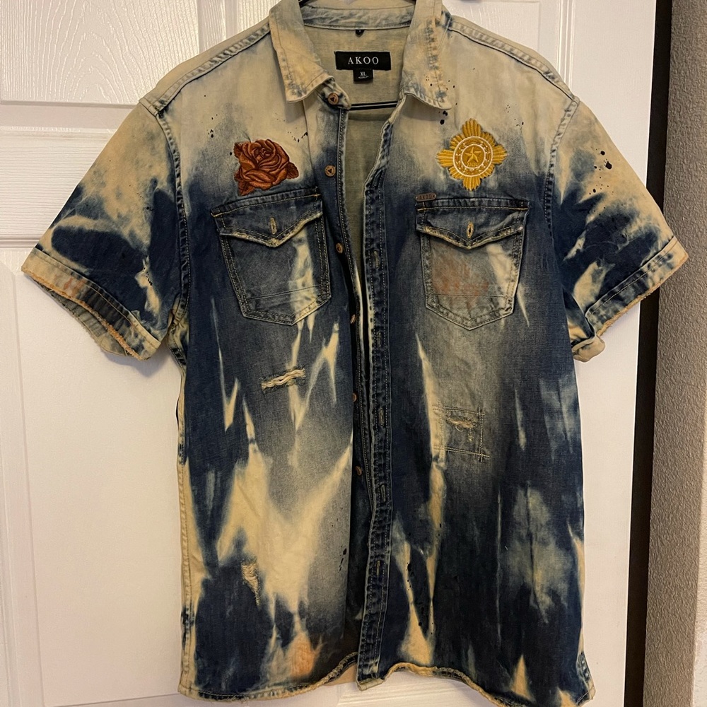 Jean button down shirt by Akoo, XL, color blue.